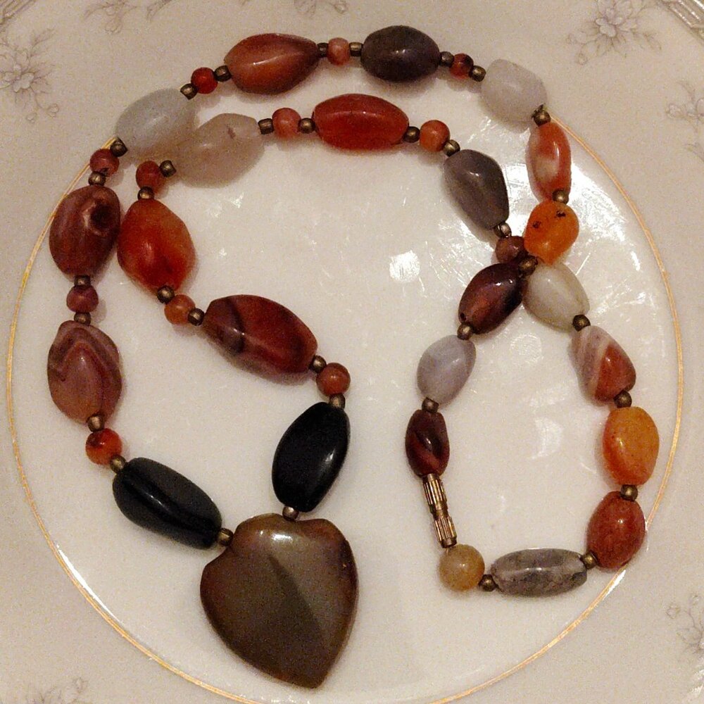 Vtg Agate Stone Orange White Green Gold Tone Pendant Necklace Travelers Beads